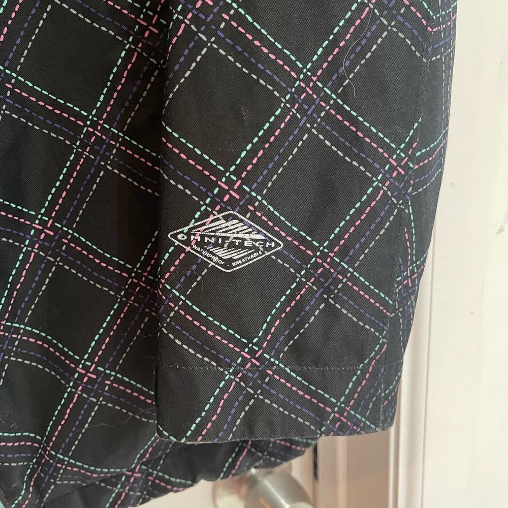 Columbia Women's Black Plaid Ski Jacket with Green Zipper - Picture 3 of 8